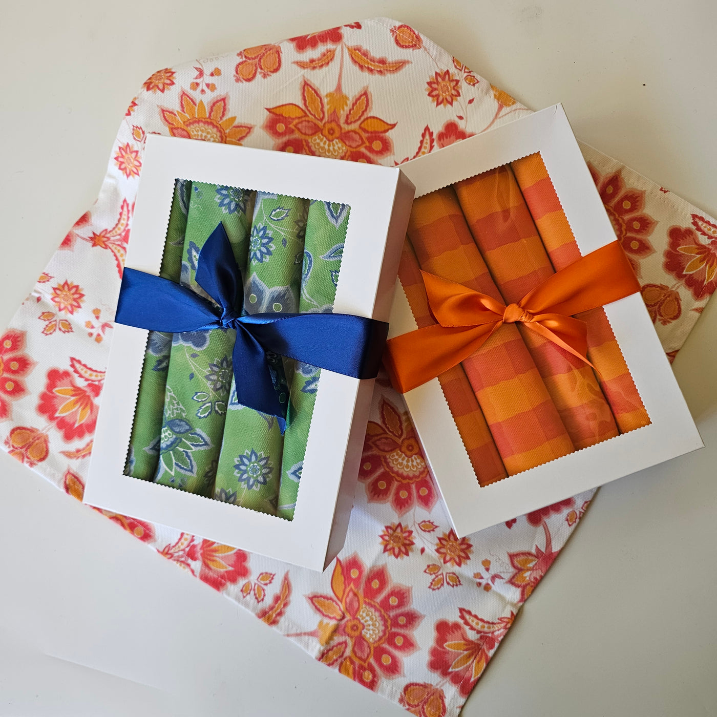 Aurora Napkins BOXED - Orange on White